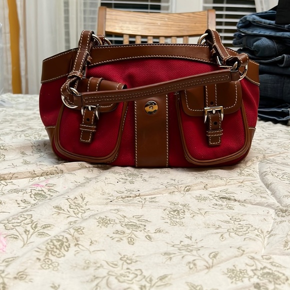 Red Prada hand bag made in Milan - Picture 1 of 5